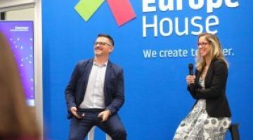 Photo 10 10 2023 19 03 45 300x200